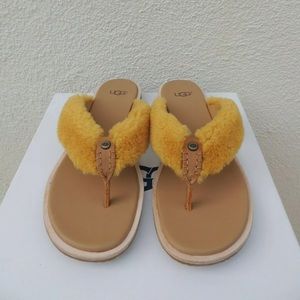NWT UGG MOJAVE ALICIA SHEARLING LEATHER FLIP FLOP